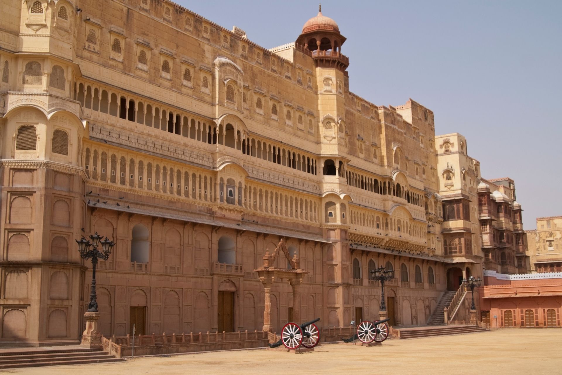 Udaipur to Bikaner Taxi Service with Price & Packages