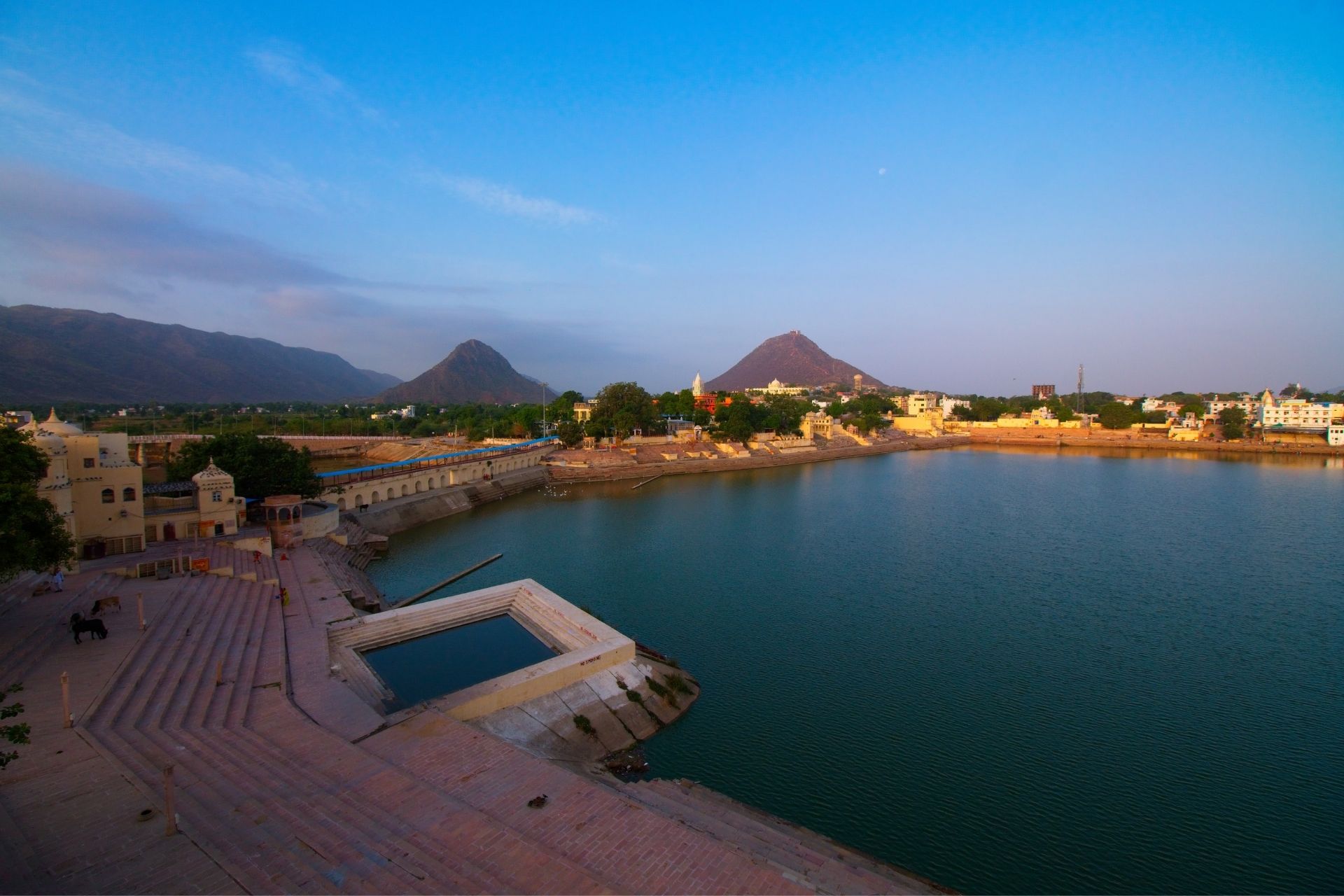 Udaipur to Pushkar Taxi Service with Price & Packages